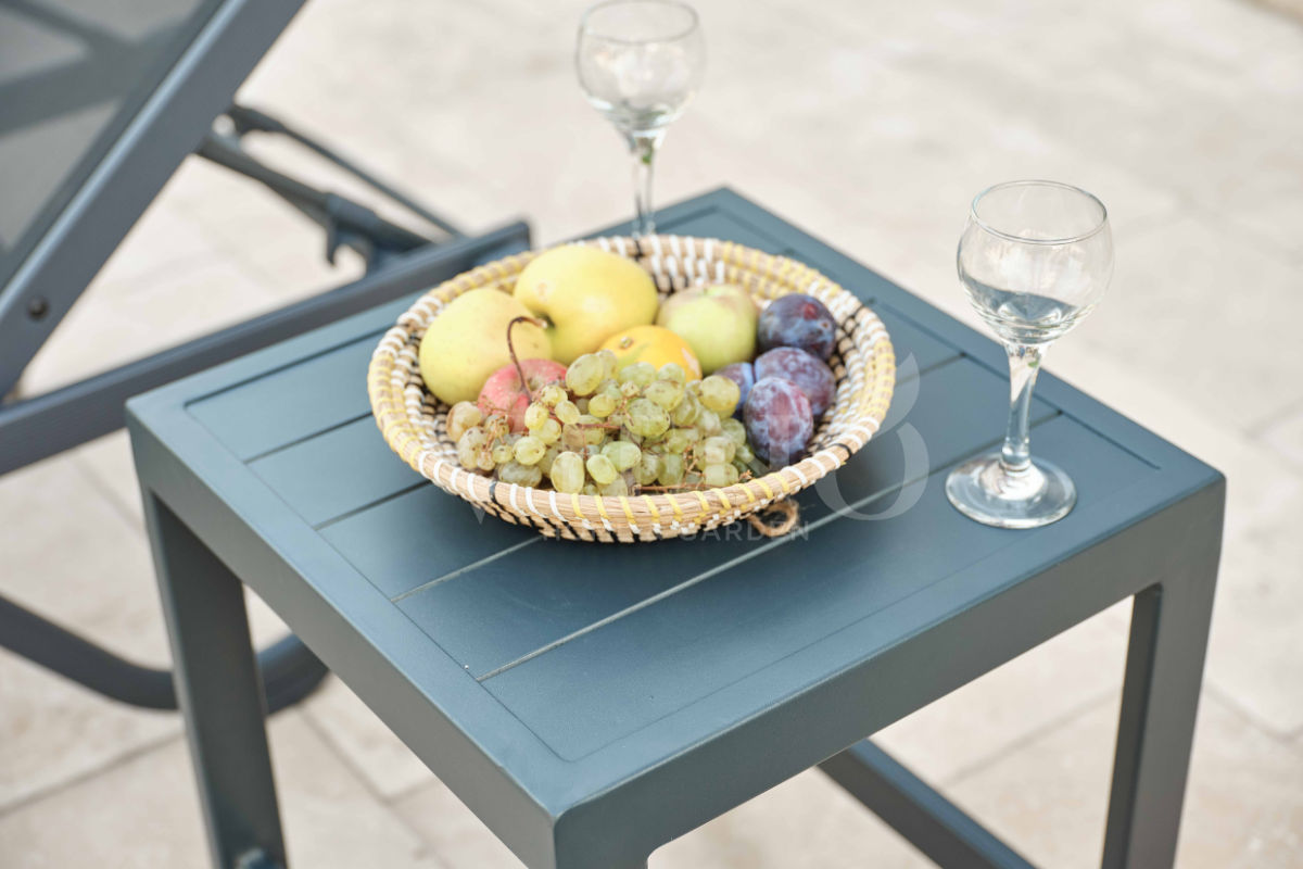 Alüminyum Tablalı Şezlong Sehpası (43x43cm)